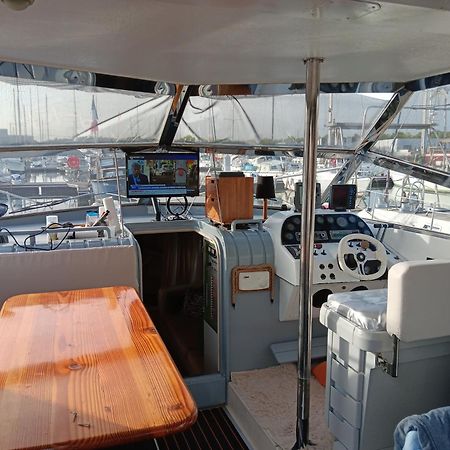 Bateau Cocoon En Amoureux Bordeaux Exterior photo